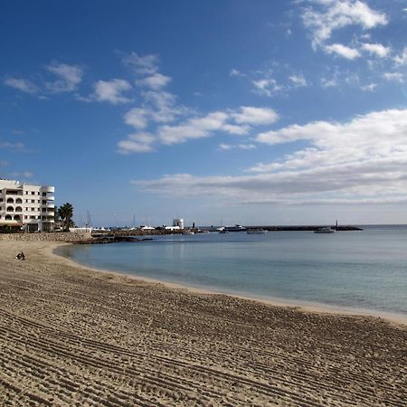 Hostal Y Apartamentos Santa Eulalia ซานตาเอวเลเรียเดสริว ภายนอก รูปภาพ