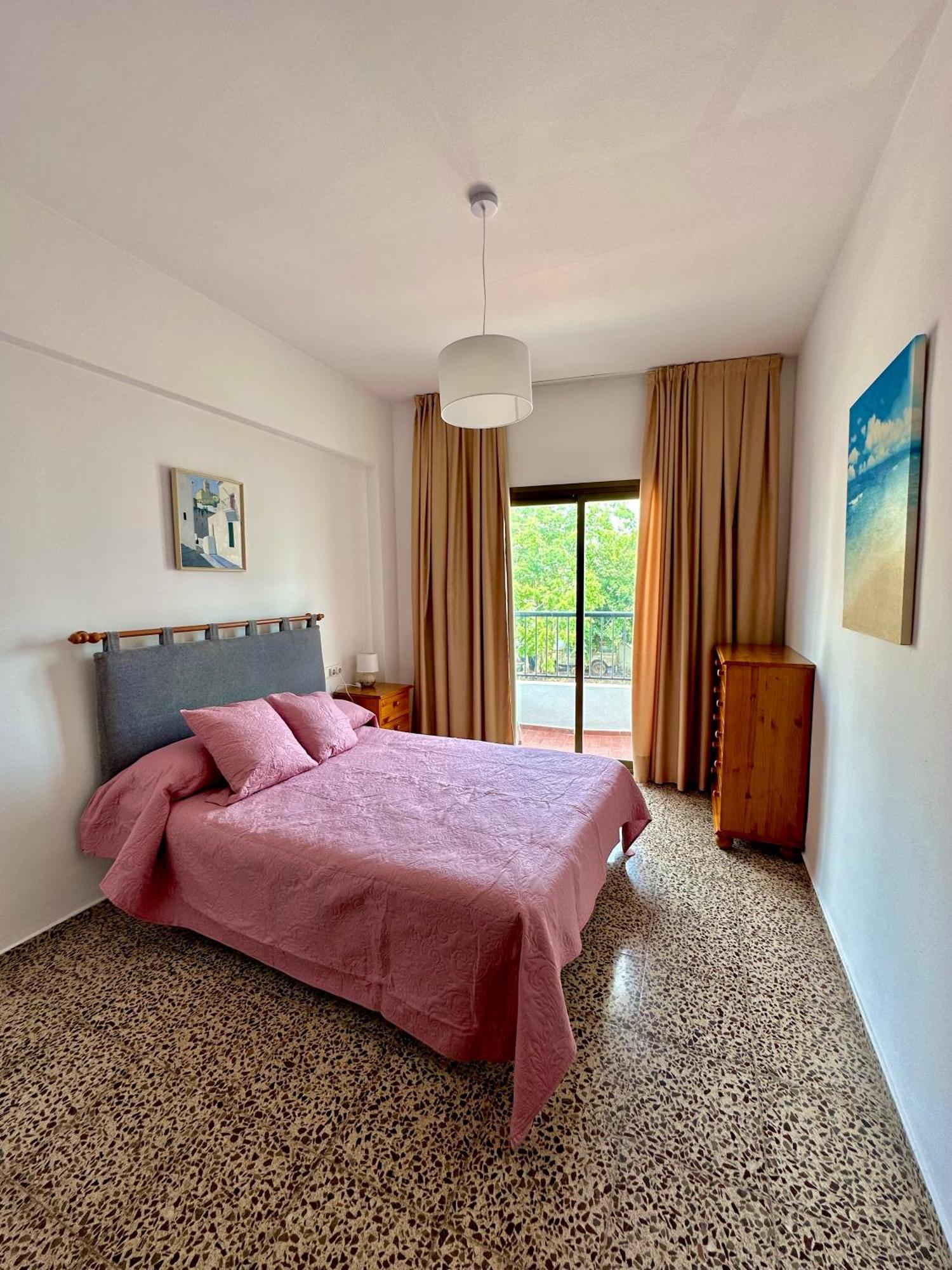 Hostal Y Apartamentos Santa Eulalia ซานตาเอวเลเรียเดสริว ภายนอก รูปภาพ