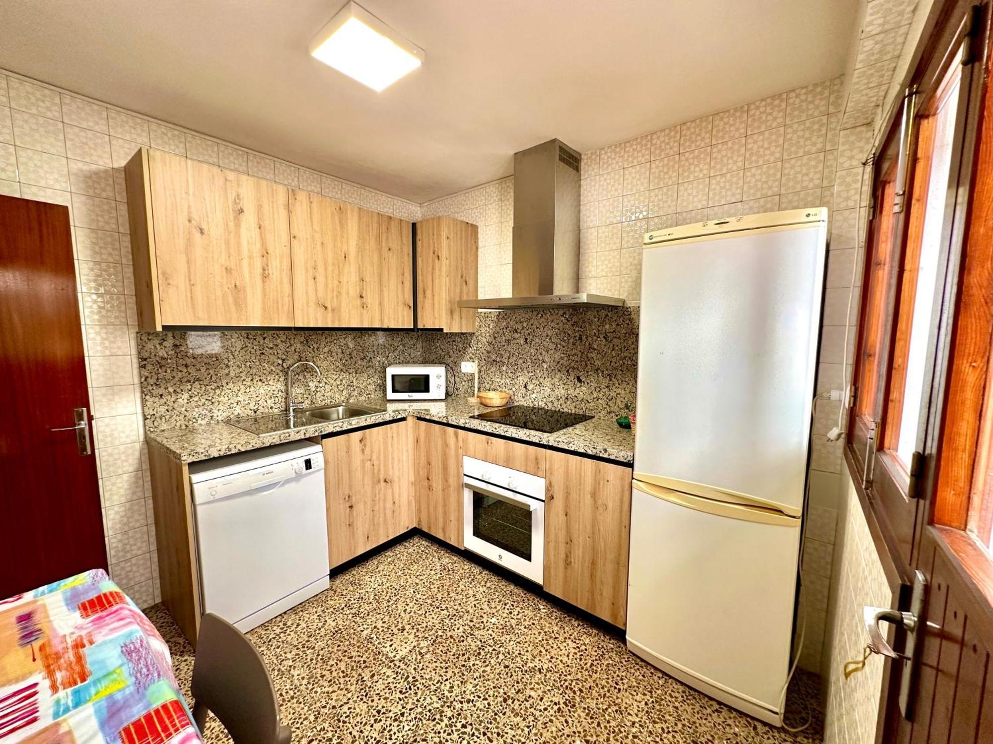 Hostal Y Apartamentos Santa Eulalia ซานตาเอวเลเรียเดสริว ภายนอก รูปภาพ